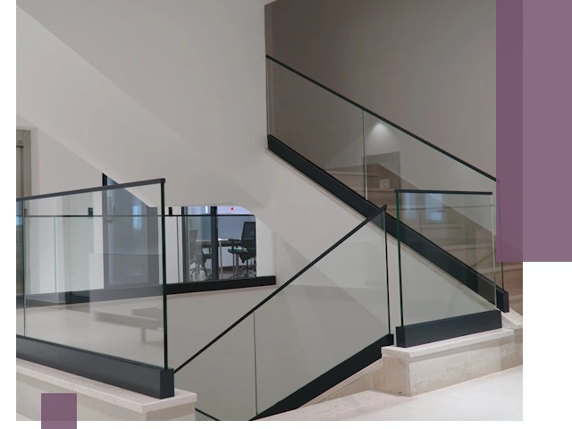 Стеклянные перила премиум-класса с установкой в Ангарске