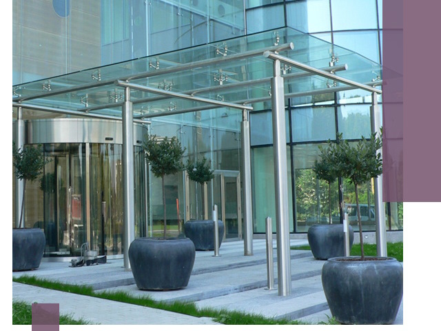 Навесы из стекла на заказ в Ангарске — монтаж и установка